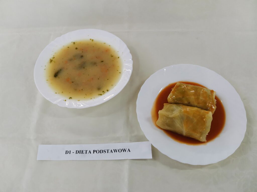 Zawijane gołąbki z sosem i zupa