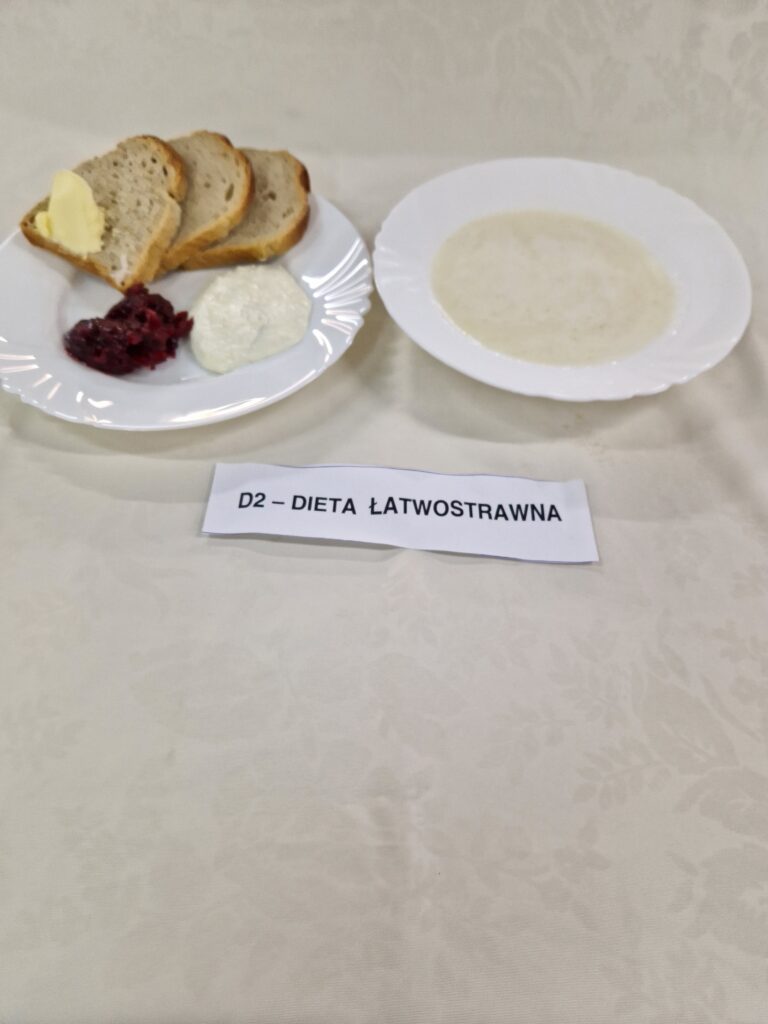 Twaróg, chleb, masło i zupa mleczna