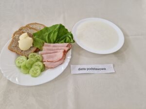 Wędliny, pomidor, zupa mleczna