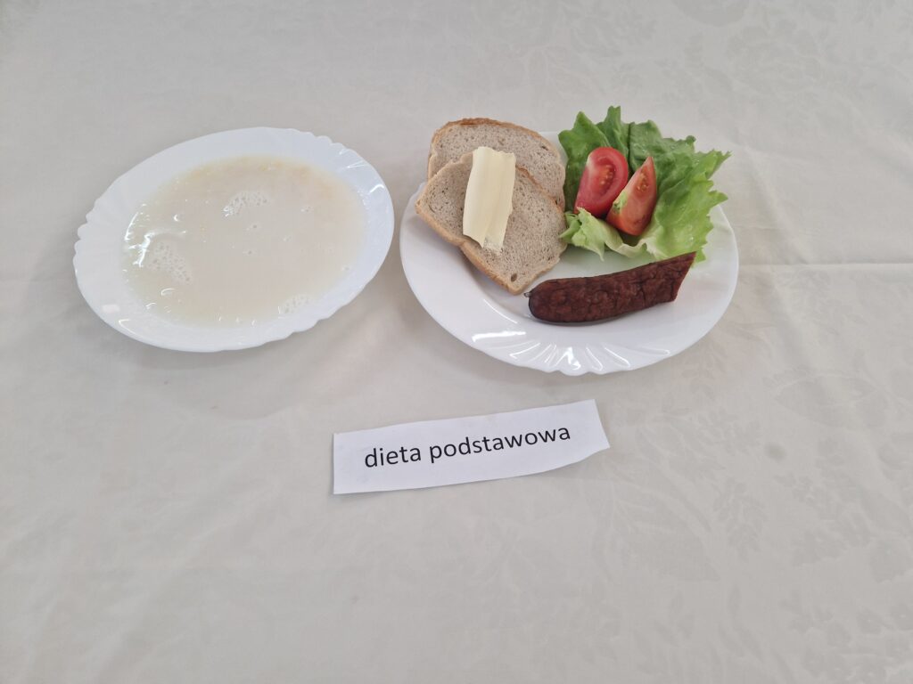 kiełbasa, pieczywo, masło, pomidor