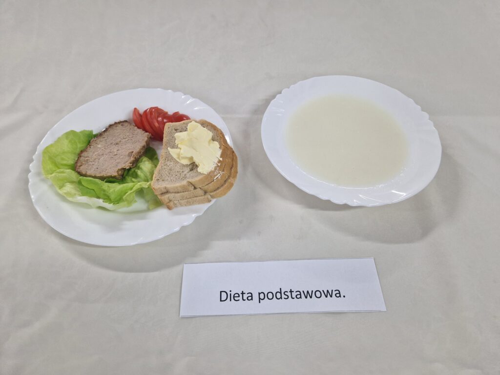 pasztet, pieczywo, pomidor, zupa mleczna