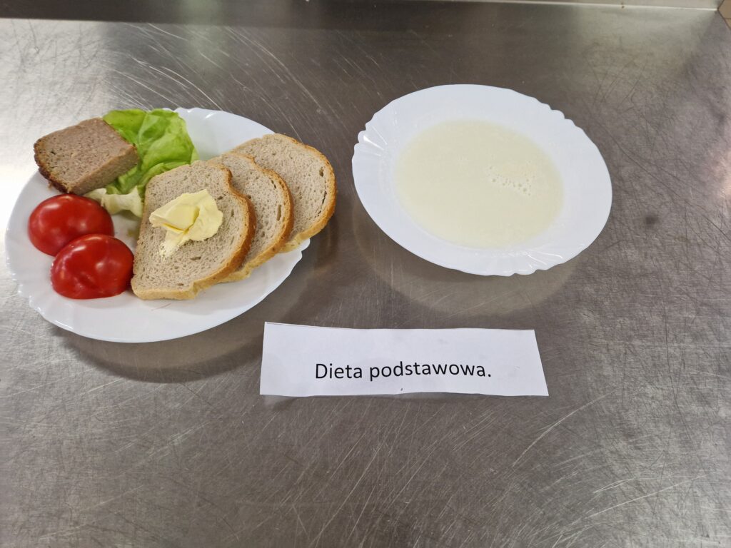 Sałata, pomidor, masło, zupa mleczna