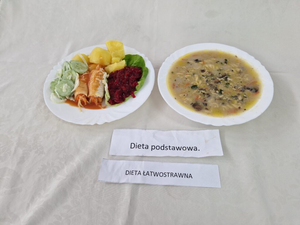 zupa grzybowa, ziemniaki, rolada