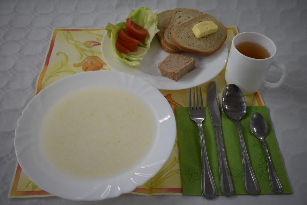 pasztet, pieczywo, pomidor