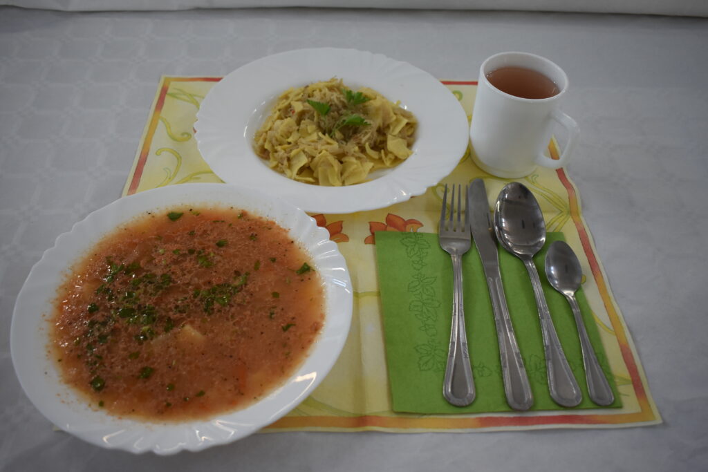 makaron, zupa pomidorowa
