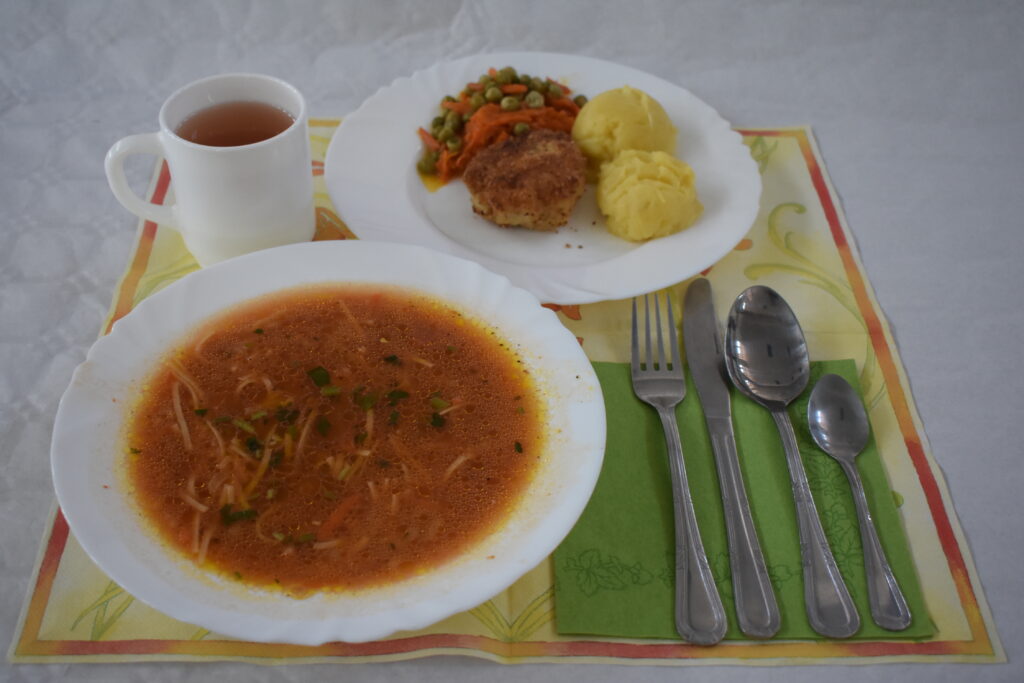 ziemniaki, mięso, zupa