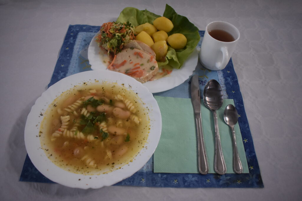 ziemniaki, zupa z makaronem