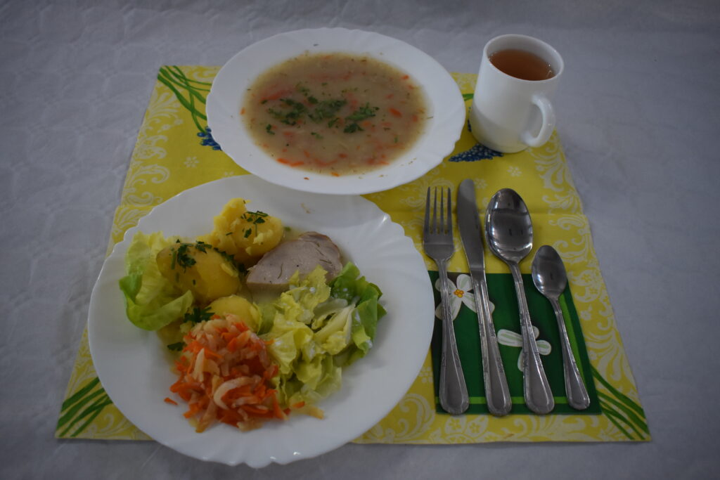 ogórek, surówka, mięso, zupa