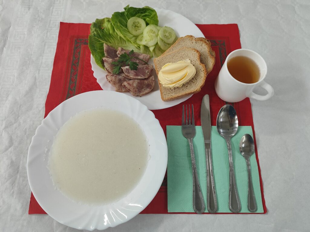 salceson, ogórek, masło, pieczywo