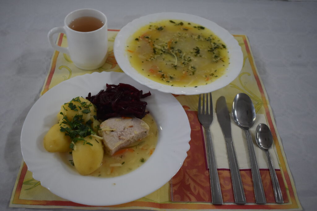 buraczki, ziemniaki, zupa