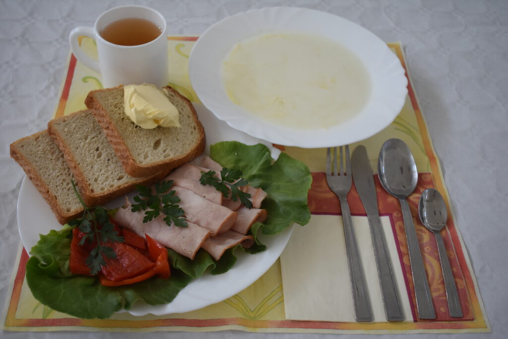 papryka, chleb, masło, pieczywo