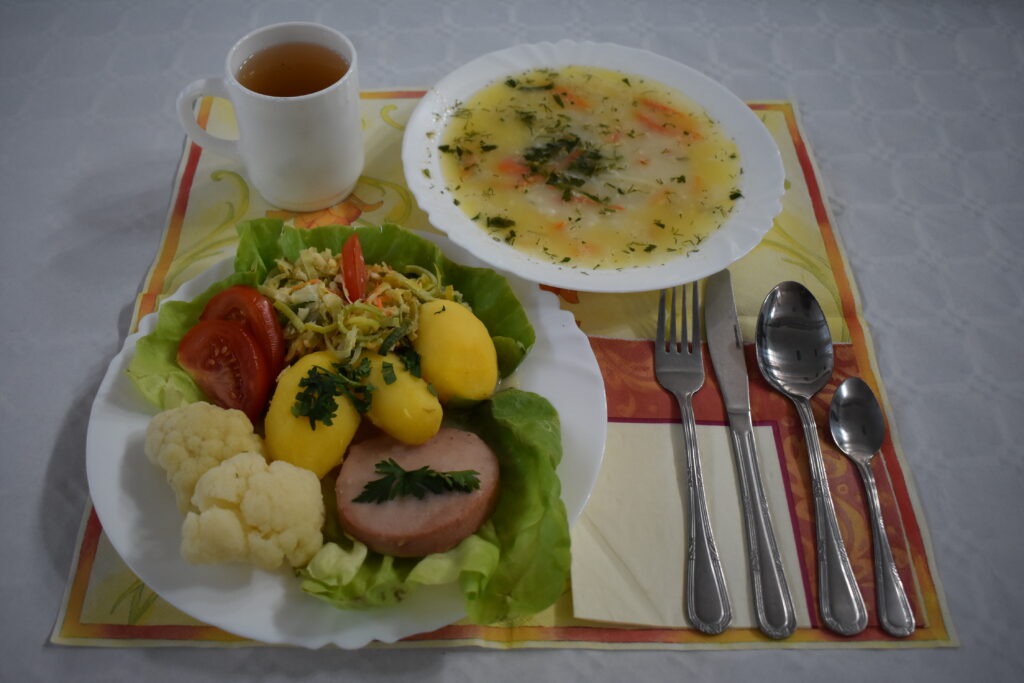 mięsko, zupa, ziemniaki