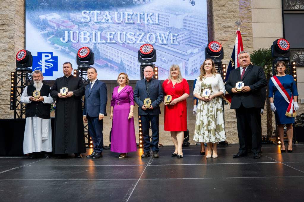 osoby nagrodzone statuetkami