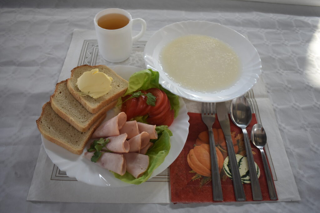 szynka, masło, pomidor 