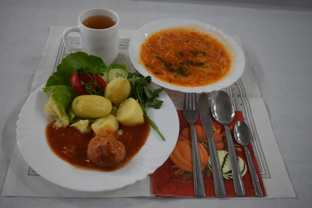 kulku mięsne, zupa, ziemniaki