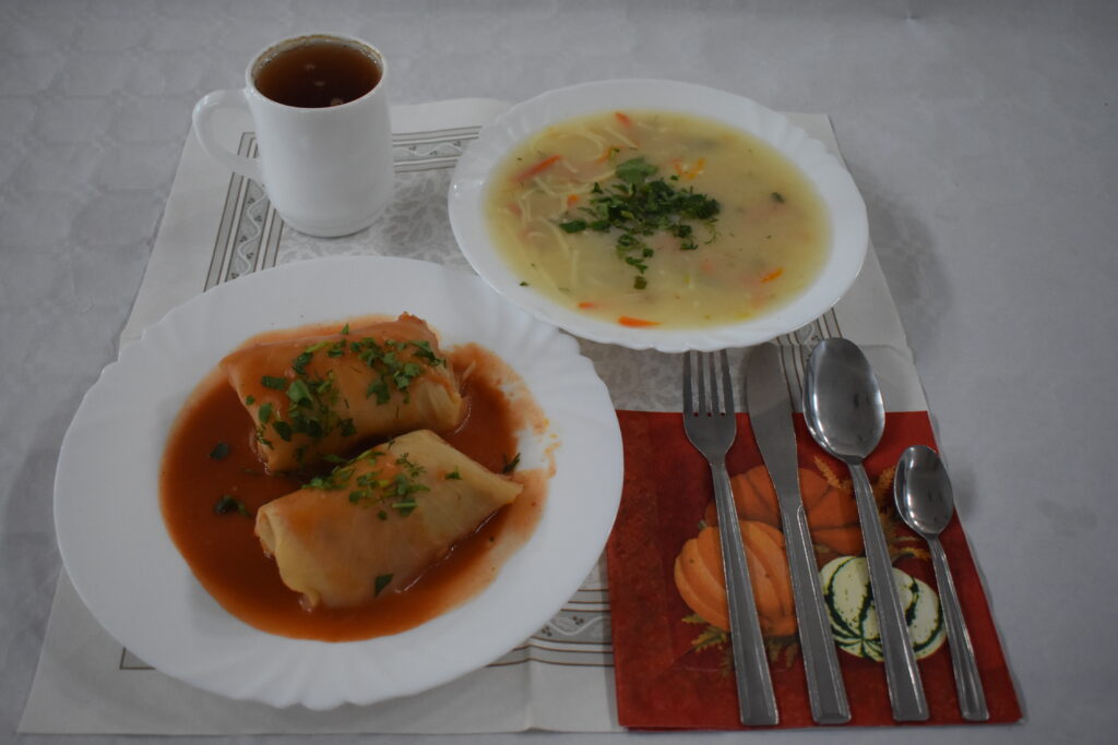 gołąbki, sos, zupa