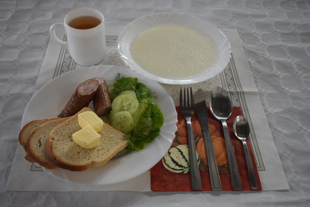 ogórek, masło, kiełbasa, zupa mleczna