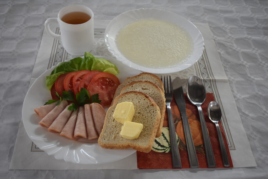 pomidor, szynka, zupa mleczna, masło