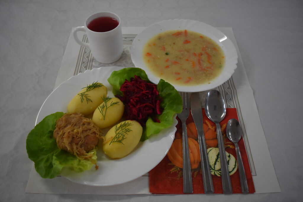 ziemniaki, buraczki, zupa