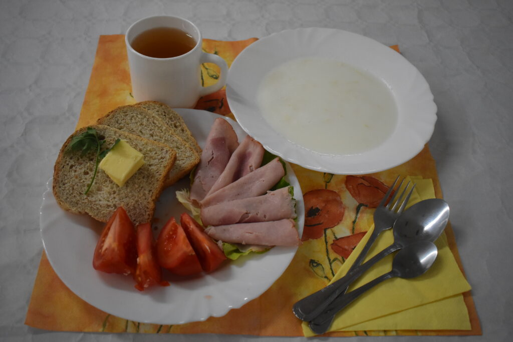 pomidor, szynka, masło, zupa