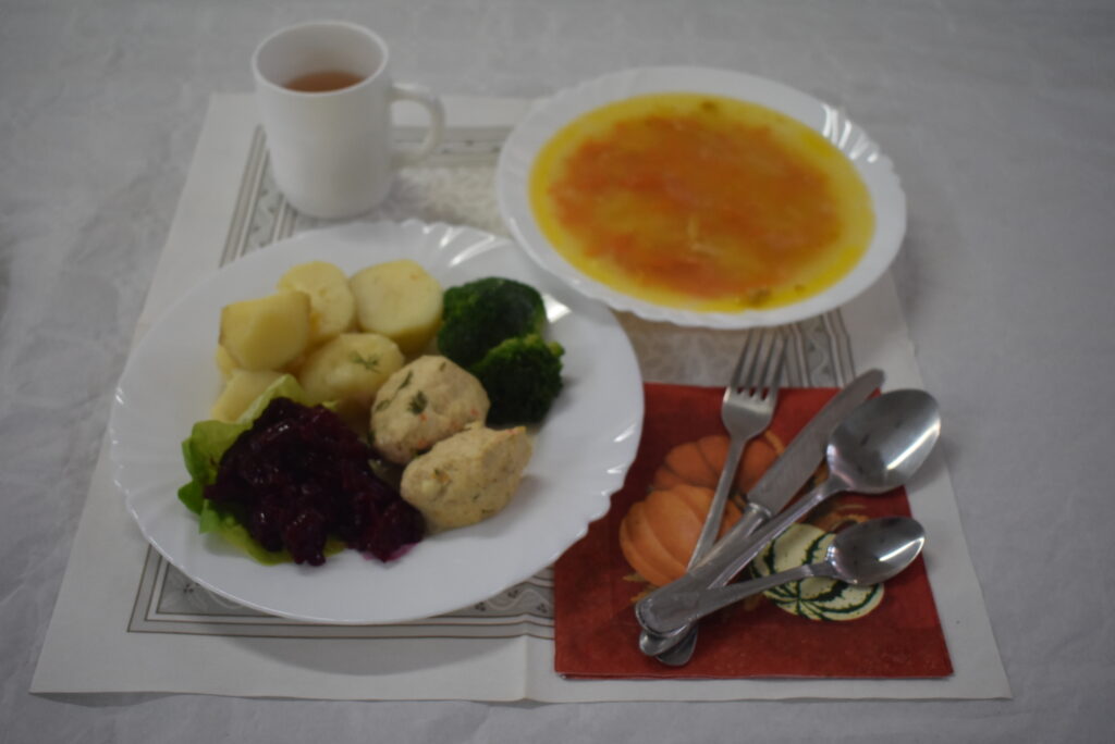 ziemniaki, buraczki, zupa 