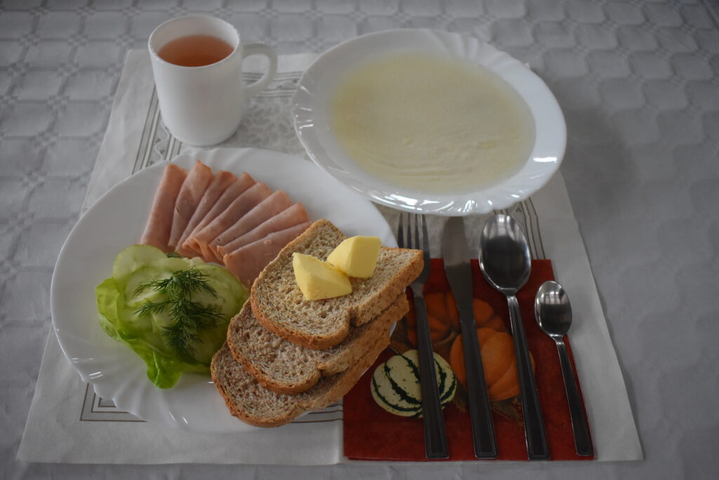 szynka, masło, chleb