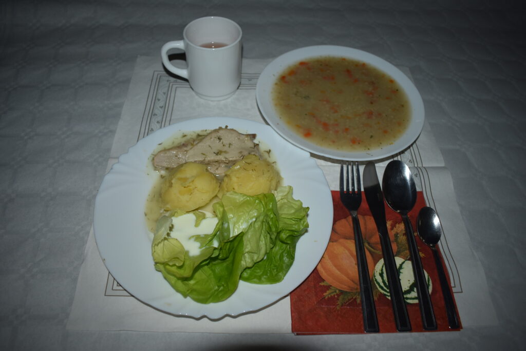 sałata, ziemniaki, zupa