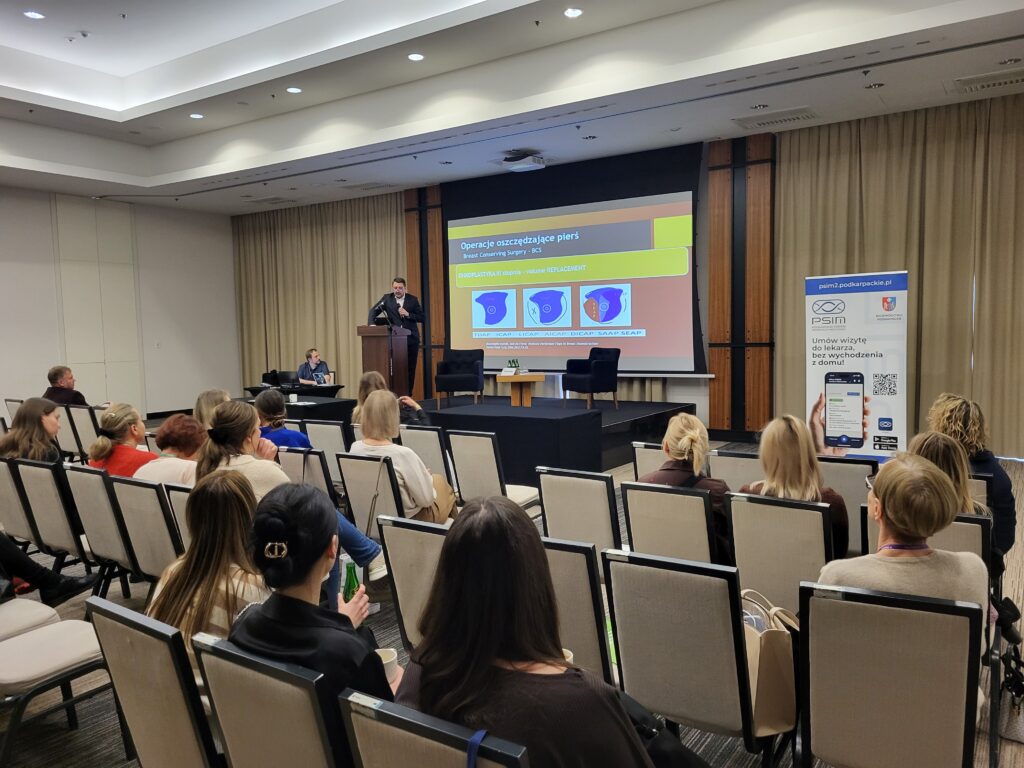 sala wykładowa, uczestnicy słuchają wykładu