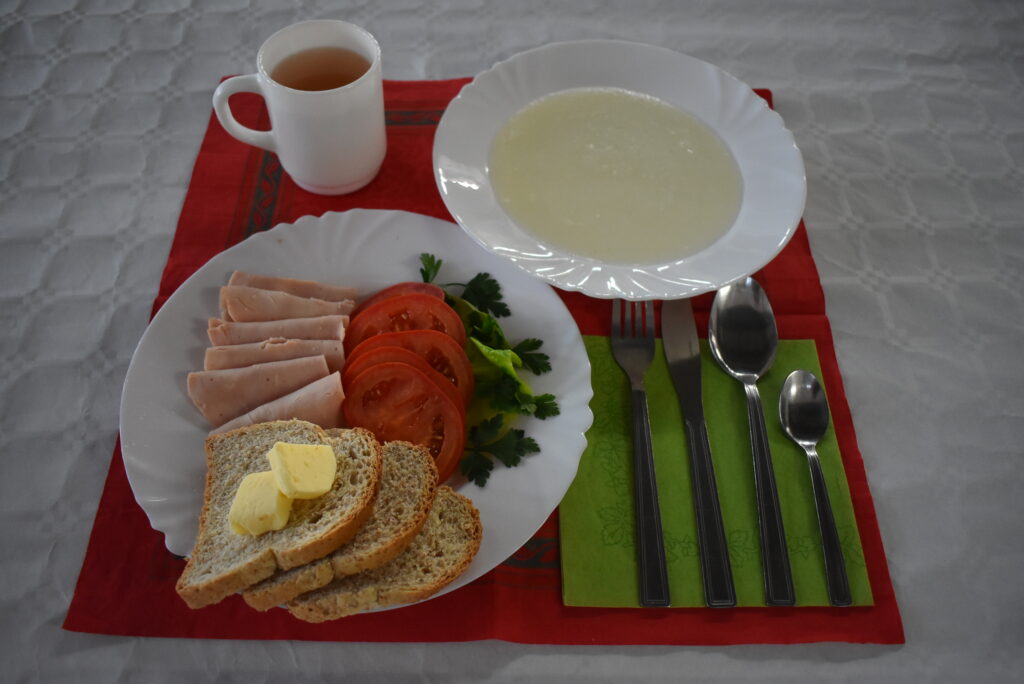 pomidor, wędlina, chleb