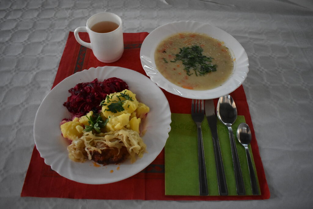 buraczki, ziemniaki, zupa