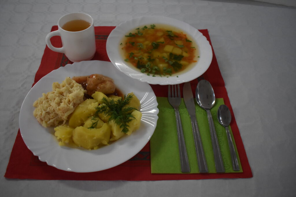 ziemniaki, mięso, zupa