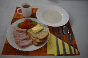 pomidor, szynka, zupa mleczna