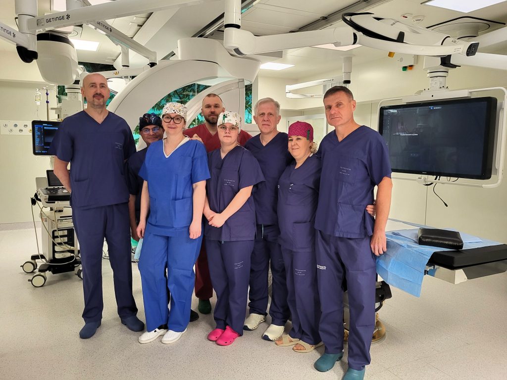 zespół operacyjny po zabiegu na sali operacyjnej