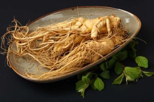 korzenie pietruszki w misce