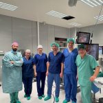 personel medyczny na sali operacyjnej