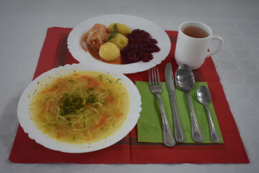 buraczki, ziemniaki, zupa